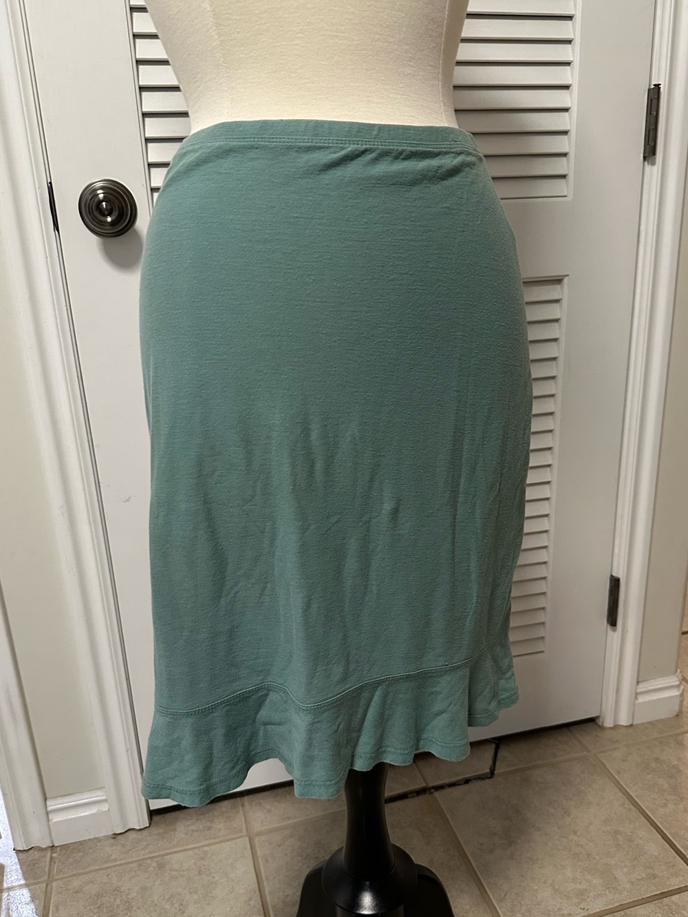 Toad &Co Reversible Women’s Midi Ruffle-Hem Skirt in Seafoam Green and Grey